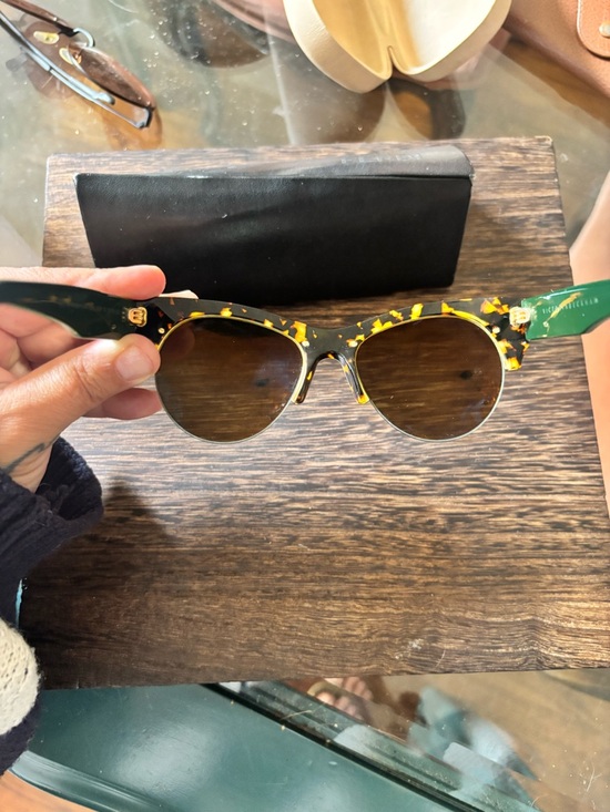 Victoria Beckham Olive Green Cat-Eye Sunglasses with Dark Lenses